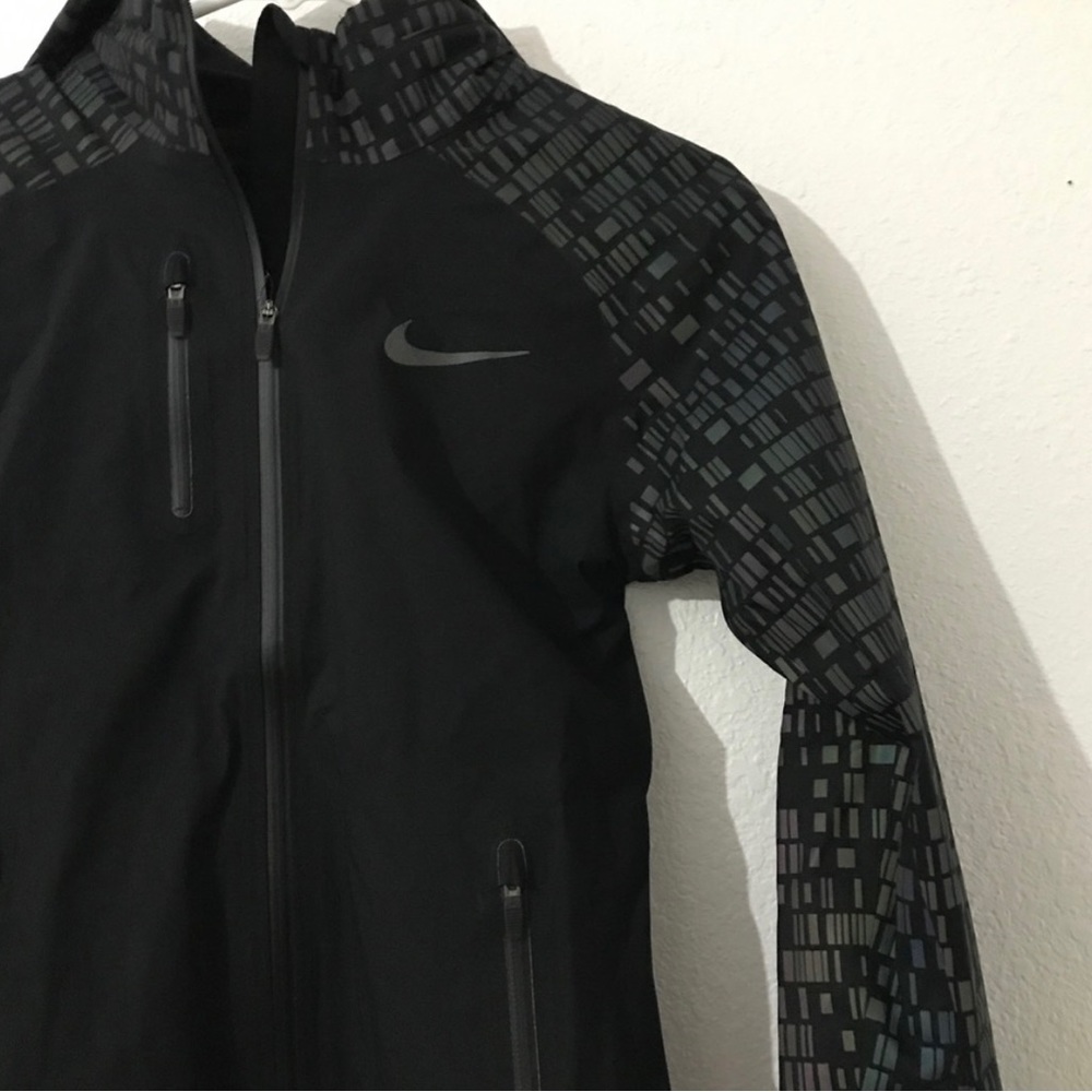 Nike jacket - Picture 4 of 7
